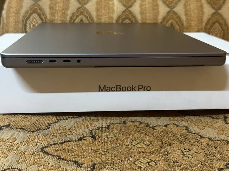 MacBook Pro 16’’ 32GB/1TB M1 Max Space Grey 3