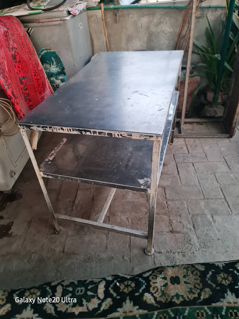 steel table and benches are urgent sale 4