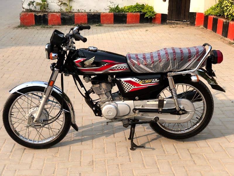 Honda cg 125 2024 serial 83 Hyderabad registered 0