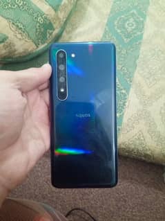 sharp Aquos r5