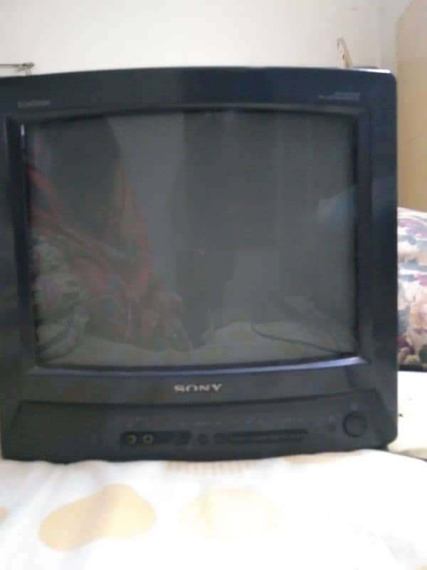 Sony CRT TV working absolutely fine 0