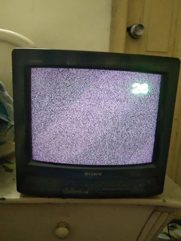 Sony CRT TV working absolutely fine 1