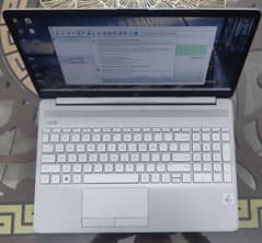 10th Generation Hp Core i5 slim and light weight