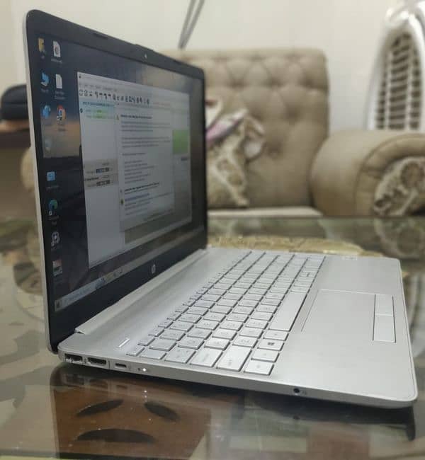 10th Generation Hp Core i5 slim and light weight 3