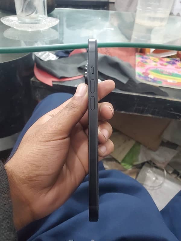 iphone 15 plus Black colour 4