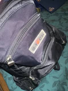 US bagpack with MP3 wire