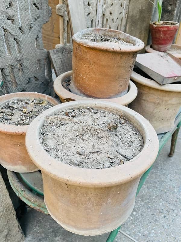 Sand/Mud Filled Plant Pots - 9 3