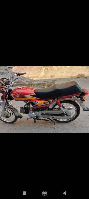 yahama dhoom bike for sale original document contact me 0300-4820149 3