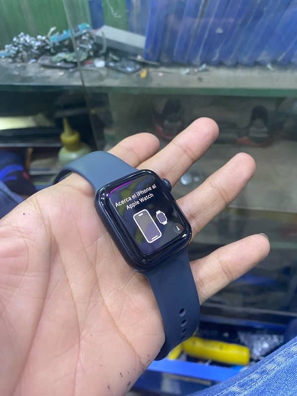 Apple  Watch SE 2 generation 40MM 4