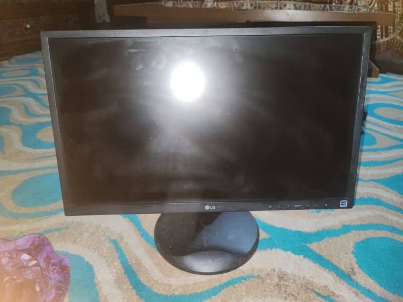 L. G IPS GAMING LCD 1920/1080p 24 inch 3