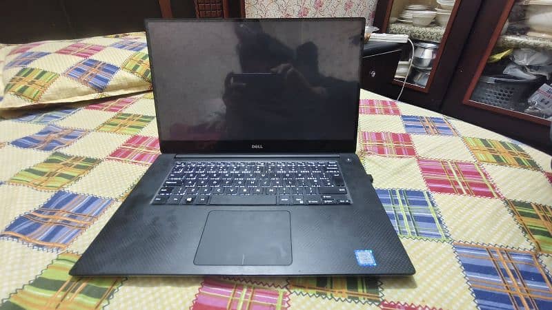 Dell 5520 laptop 16/1tb ssd touch Secreen 4gb Nvidia card 1