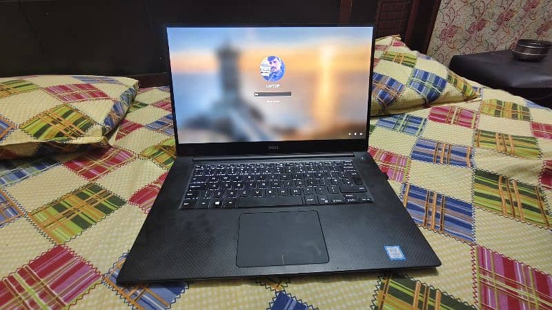 Dell 5520 laptop 16/1tb ssd touch Secreen 4gb Nvidia card 2