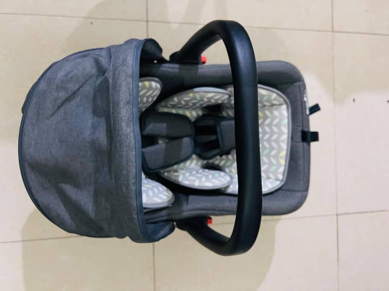 Evenflo Baby Car Seat & Carrier – Like New! 1