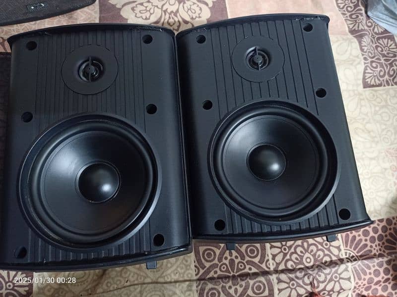 studio speakers powerful 0