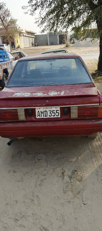 Nissan Sunny 1986 4