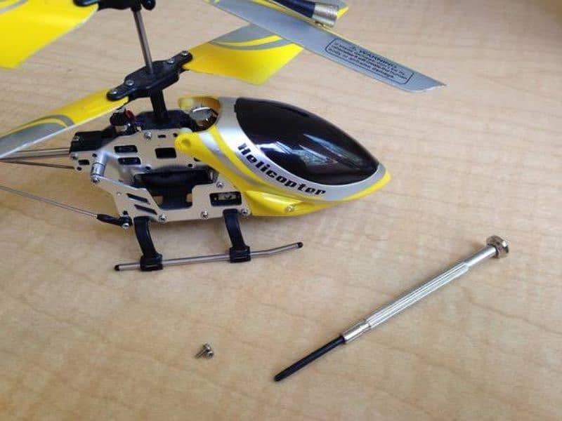 Kids Rc Cars, helicopter, drones repairing centre 3