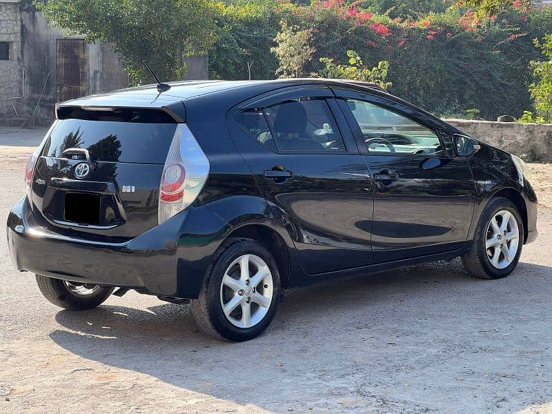 Toyota Aqua 2014, Full Option Genuine Car 1