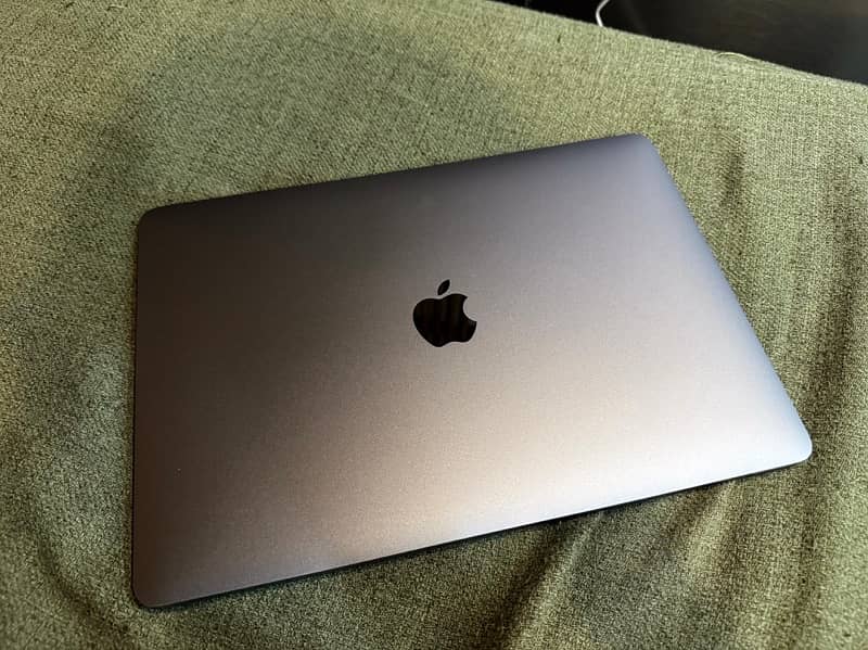 MacBook Air M1 Chip 2020 Condition 10/10 5