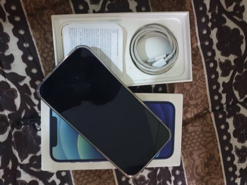 iphone 12/128 gb /factory unlock /with complete box 10