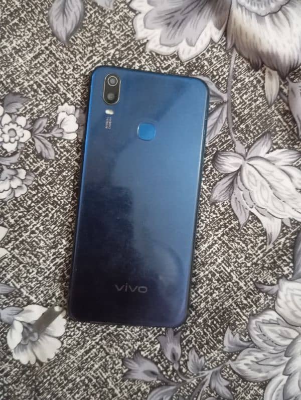 Vivo y11 0