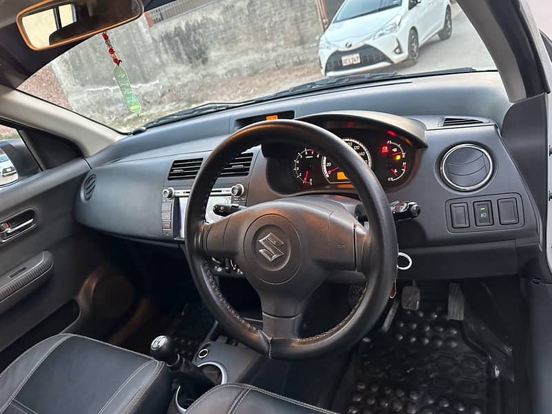 Suzuki Swift DLX 2019 6