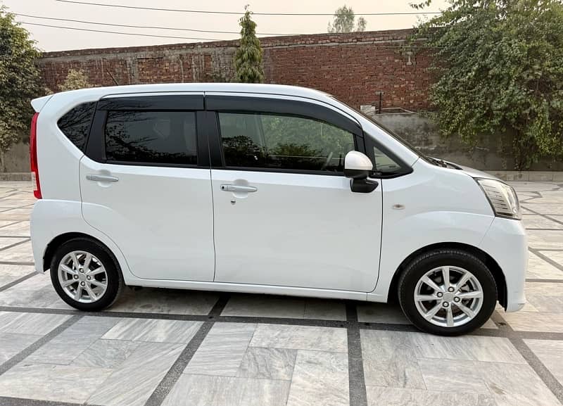 Daihatsu Move 2022 full option 6