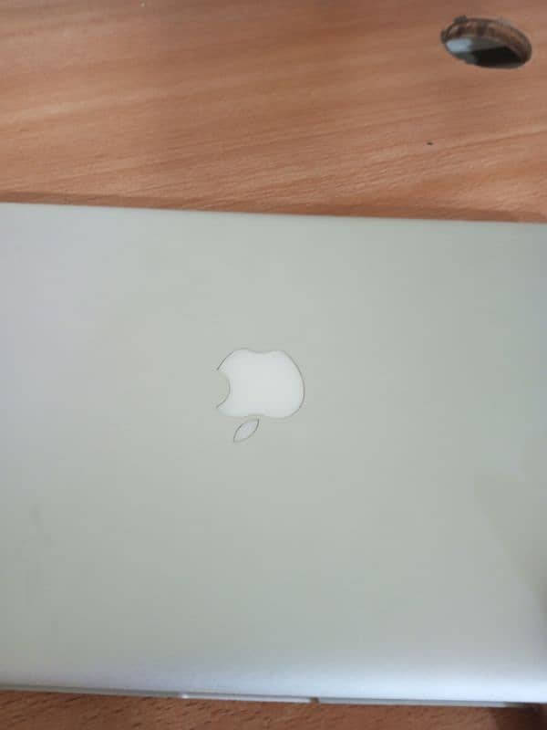 MACBOOK PRO 13-INCH MID 2010 1