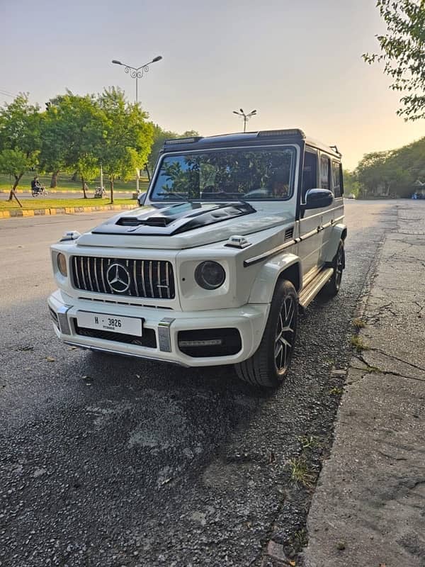 V8 on Rent in Islamabad | Car Rental Islamabad | Luxury Cars for Rent 5