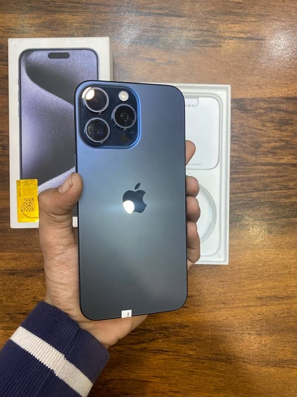 IPHONE 15 pro MAX 256 Approved 3