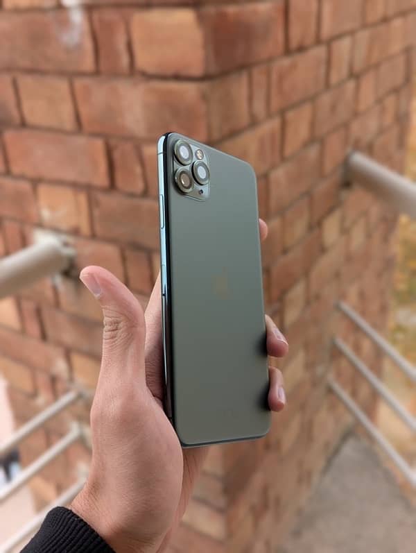 iPhone 11 pro max - PTA approved 1