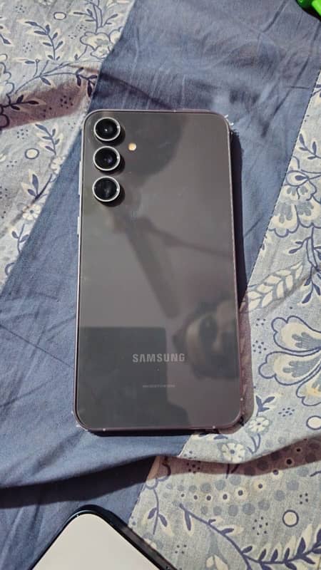 Samsung S23 FE 3