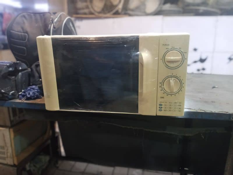 dawlance microwave oven brand new condition urgent sale 2