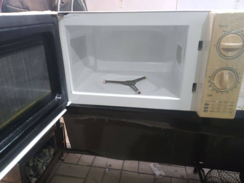 dawlance microwave oven brand new condition urgent sale 5