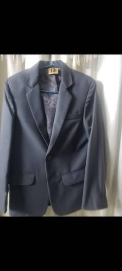 A good condition suit .