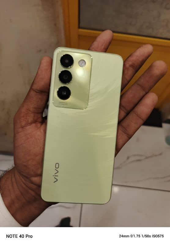 vivo Y 100 0