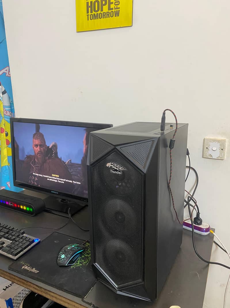 Gaming PC - i5-12400, RTX 3050, 32 GB RAM, 512 SSD, 27 inch 2k screen 8