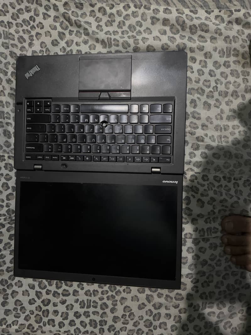 Lenovo ThinkPad carbon x1 i7 5th generation 1