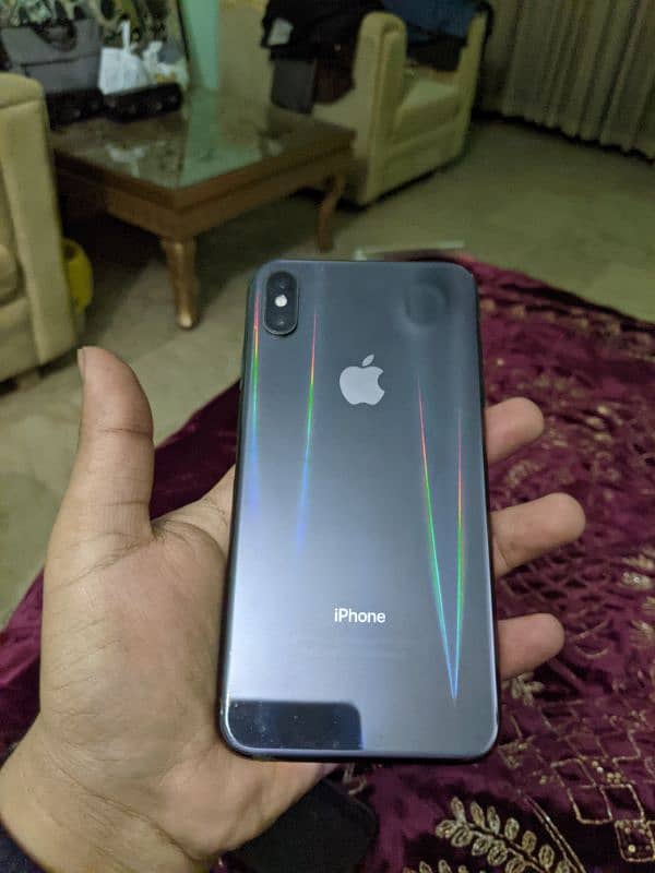 iPhone xs max black 64 gb front glass damage 1