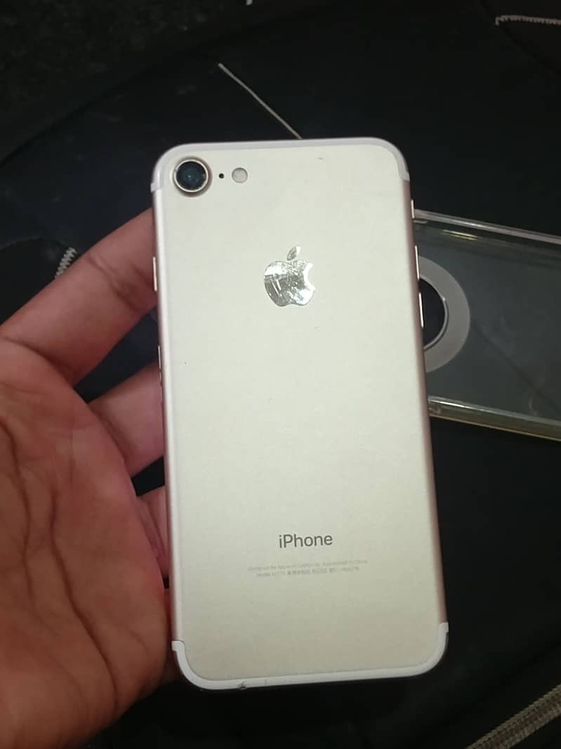 Apple iPhone 7 1