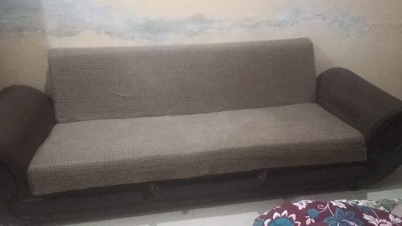 sofa cum bad ok hai foam wagara 10/8 condition hai 0