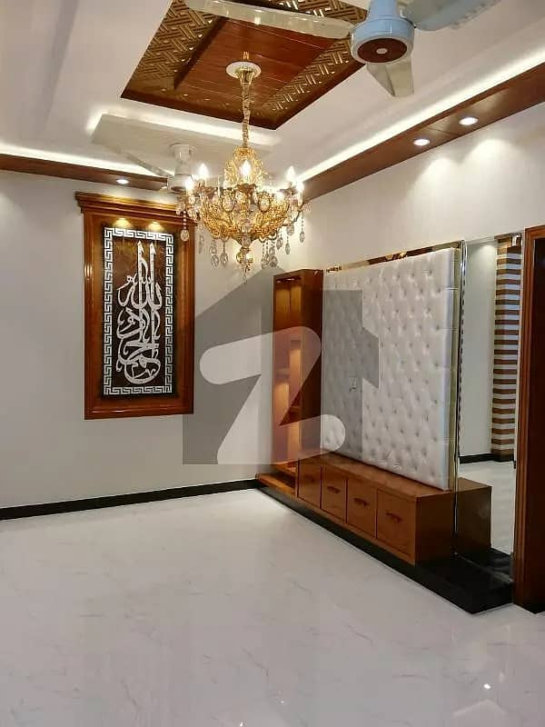 8 Marla House Is Available For Rent In Umar Block Bahria Town Lahore 0