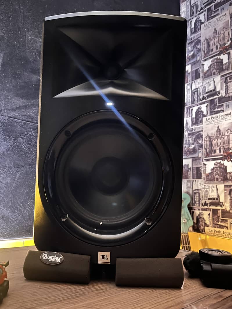 Jbl studio monitors 0