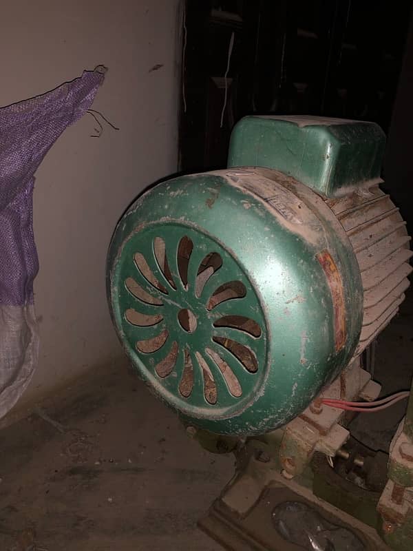 jawed bering water pump good condition 6