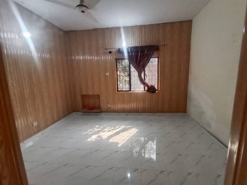 1 KANAL UPPER PORTION FOR RENT IN DHA PHASE 1 8