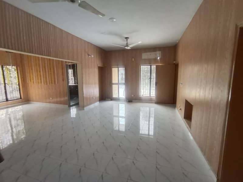 1 KANAL UPPER PORTION FOR RENT IN DHA PHASE 1 11