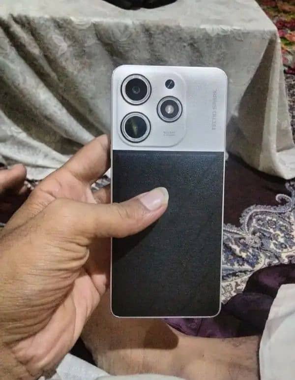 Tecno spark 10 pro 0