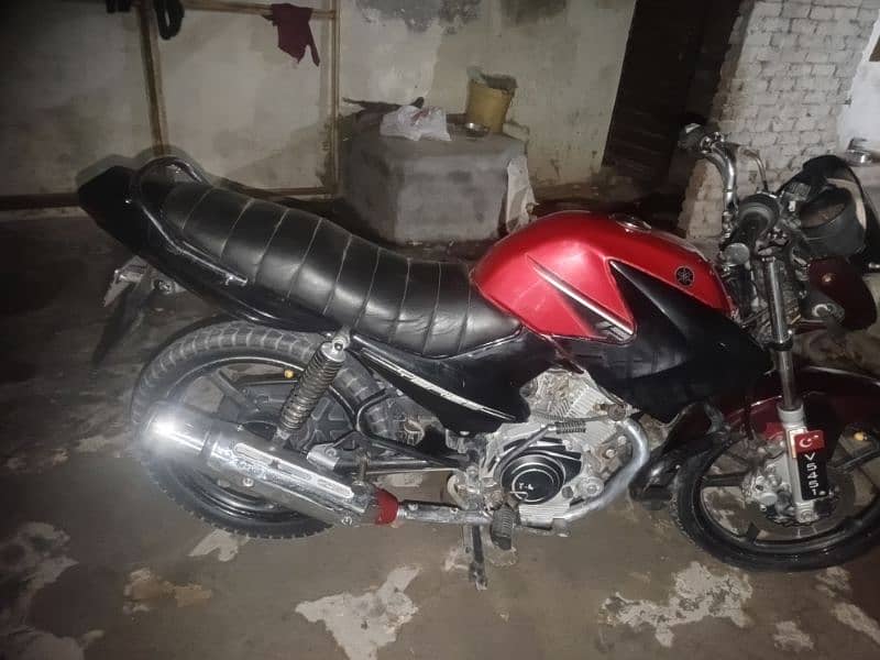 Yamaha ybr 125 arjent for sell bike is om 10