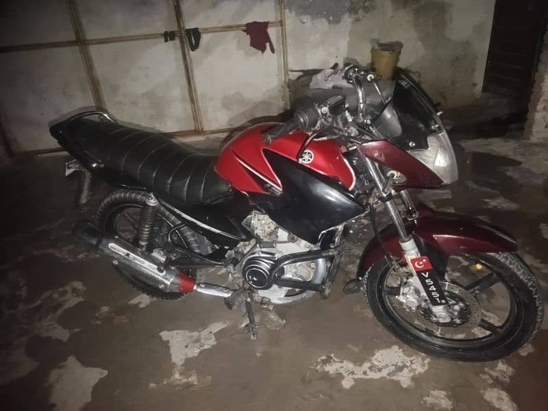 Yamaha ybr 125 arjent for sell bike is om 11