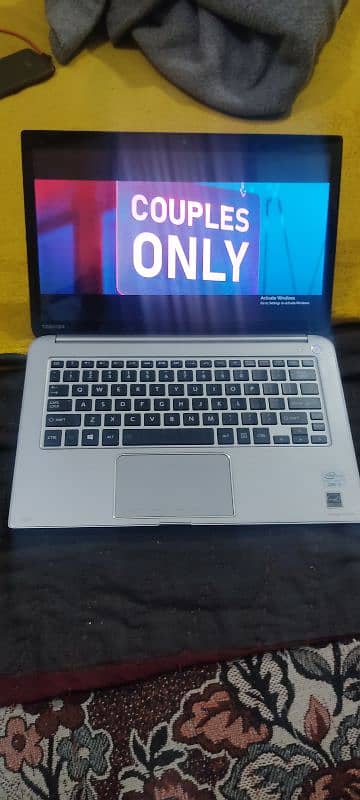 Toshiba Kirabook 13 touch screen , i5 3rd -8/128- window 10 1