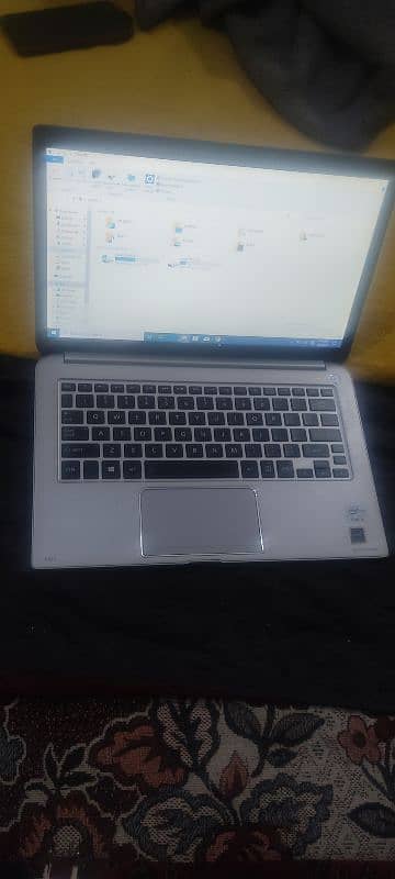 Toshiba Kirabook 13 touch screen , i5 3rd -8/128- window 10 3